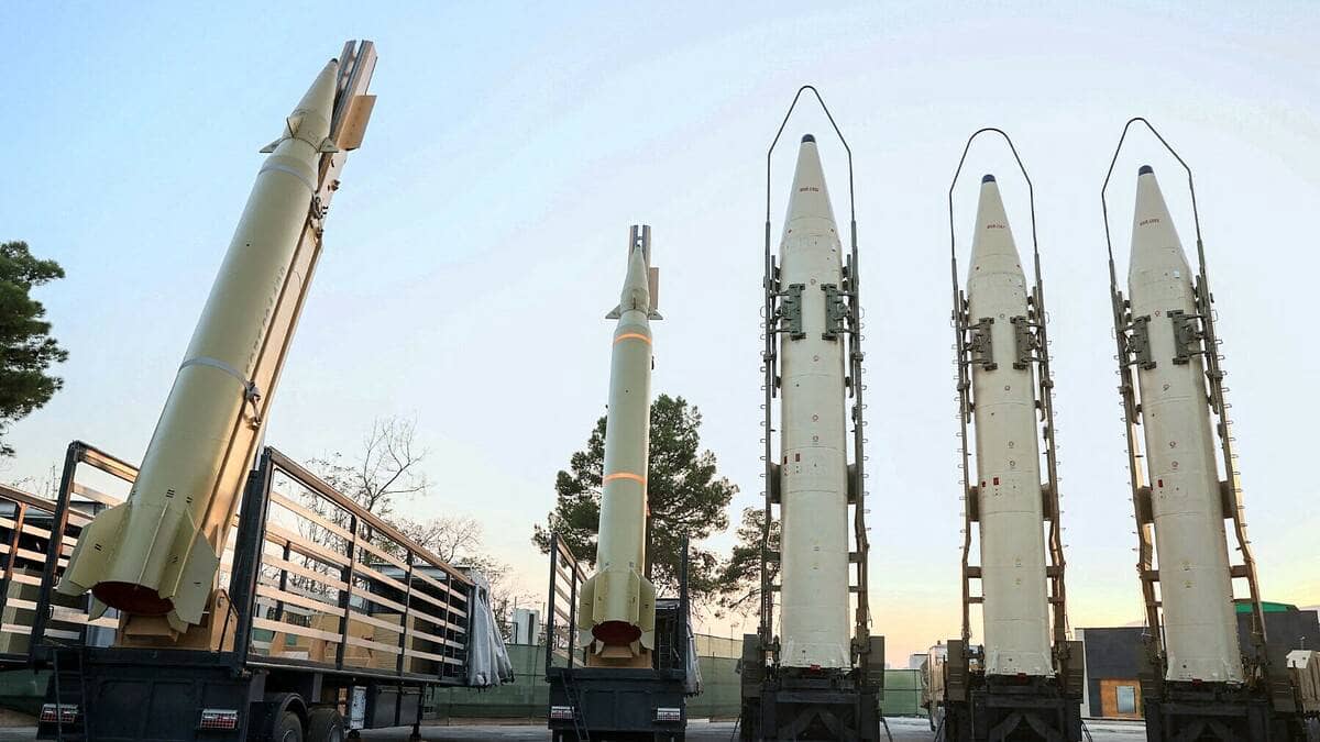 Iran tập kích loạt mục tiêu ở vùng Vịnh đáp trả Mỹ