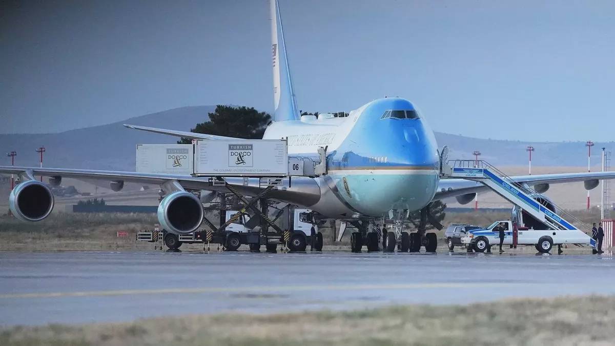 Ông Trump đổi chuyên cơ sau hội nghị NATO có thể vì mối đe dọa tên lửa