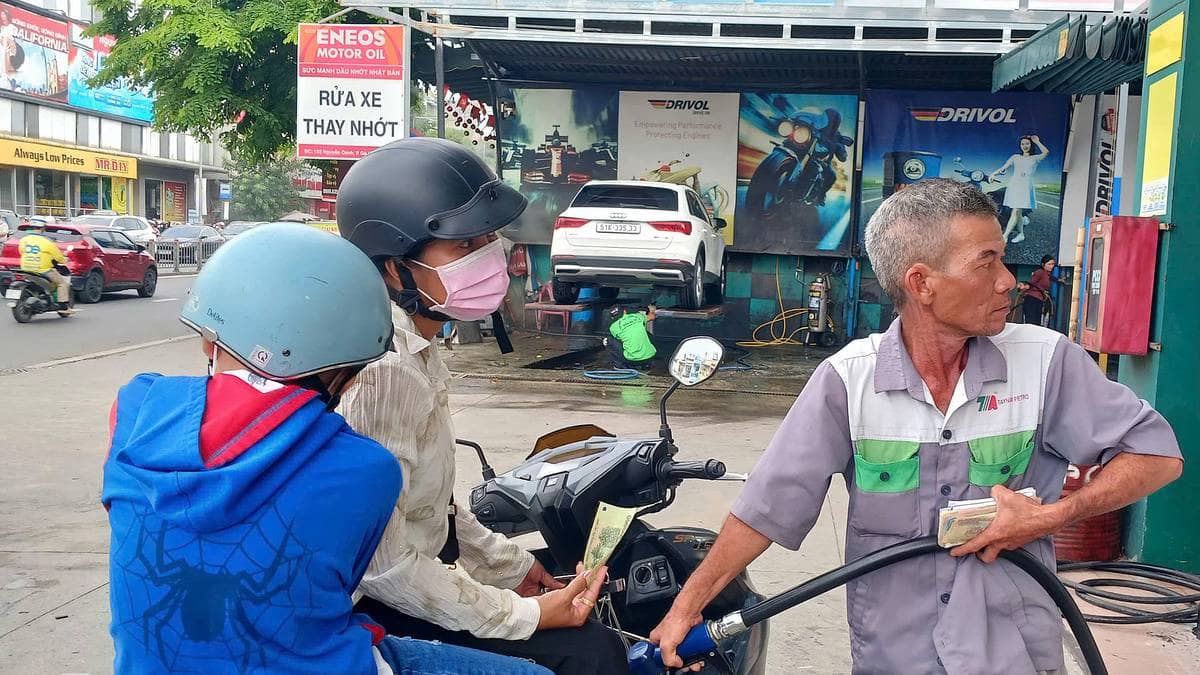 Doanh nghiệp bán lẻ xăng dầu kêu khó nhập hàng