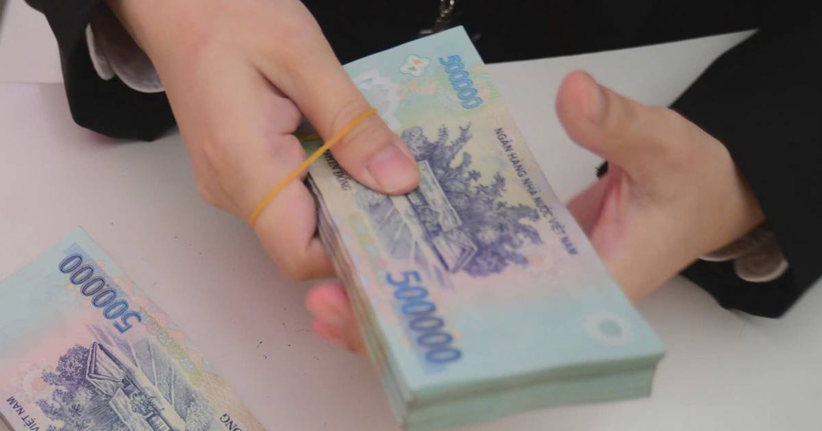 Thấy gì khi lãi suất vay mượn qua đêm bất ngờ xuống còn 0,7%?