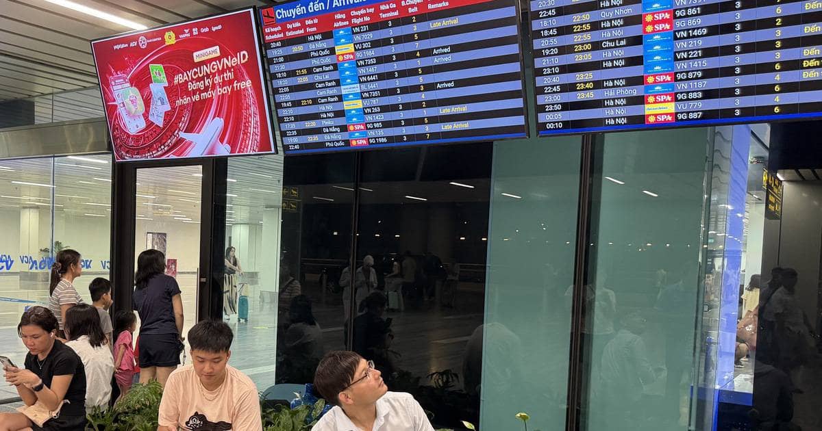 60 chuyến bay bị ảnh hưởng, hàng nghìn hành khách mắc kẹt giữa đêm vì một sự cố chưa từng có