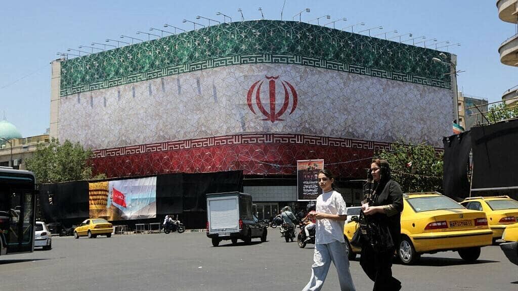Ông Trump có thể tăng sức ép kinh tế lên Iran bằng cách nào?