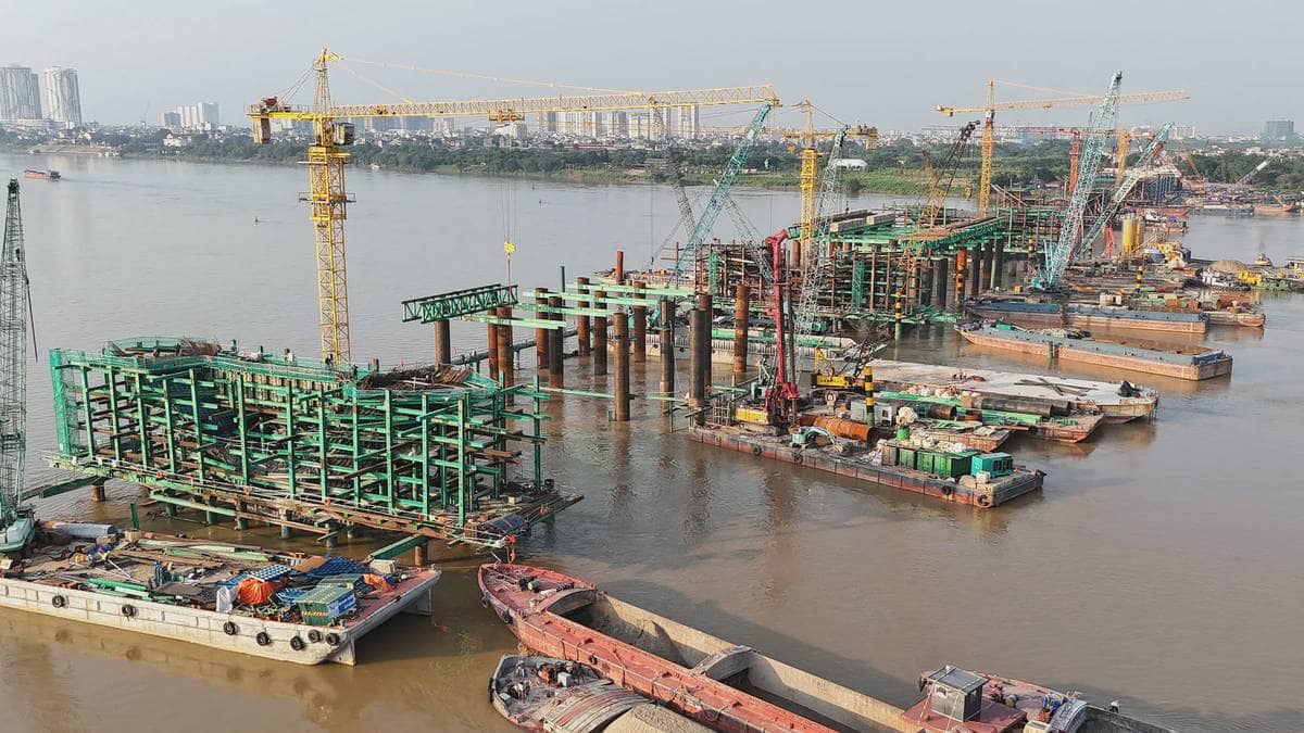 Dự án cầu Trần Hưng Đạo tăng tốc sau 8 tháng, chuẩn bị dựng vòm thép