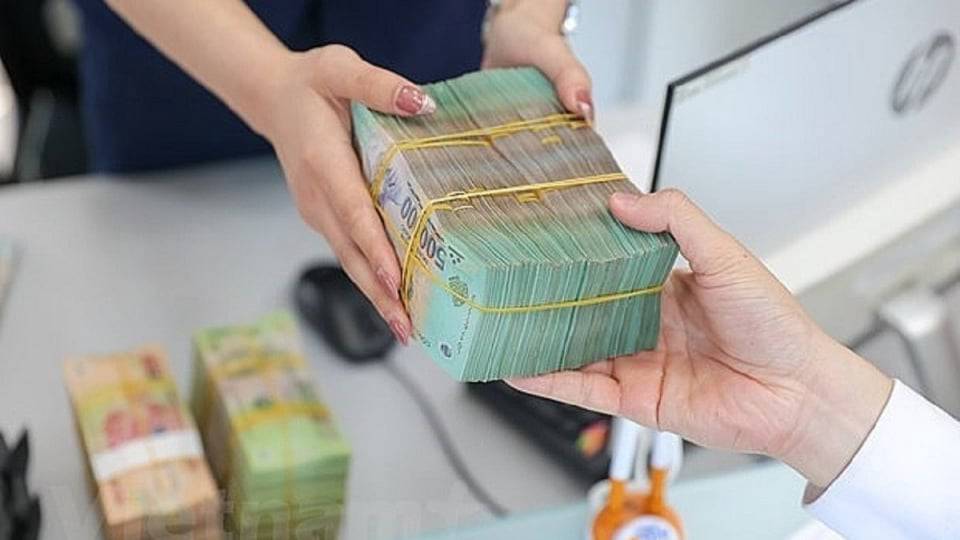 Hơn 10 ngân hàng đồng loạt giảm lãi suất: Cuộc đua vốn rẻ chính thức nóng lên