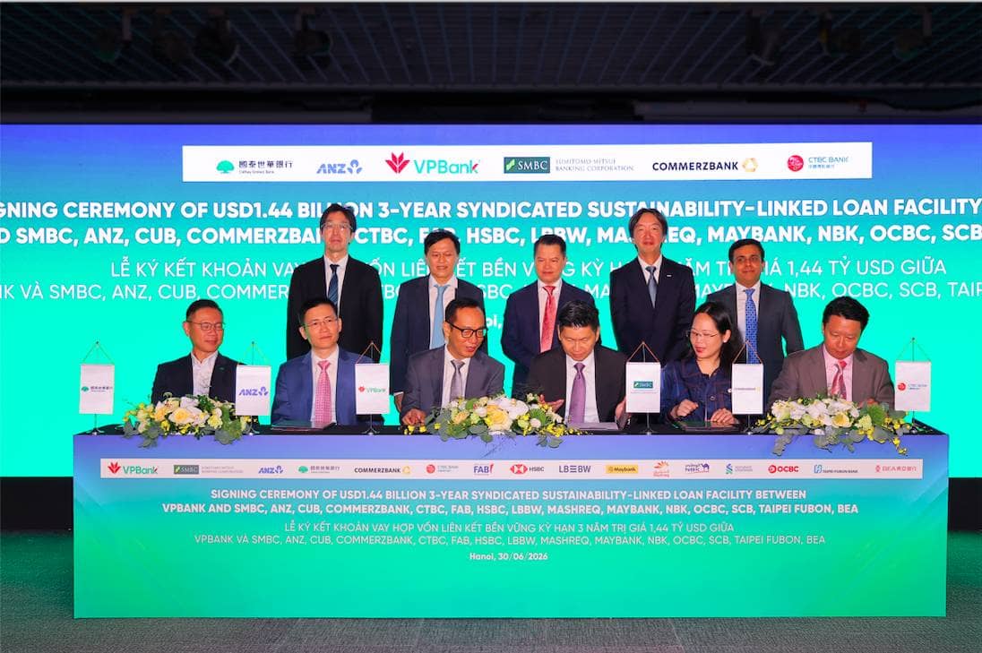 VPBank cùng 15 định chế tài chính quốc tế ký kết khoản vay hợp vốn liên kết bền vững đầu tiên trị giá 1,44 tỷ USD