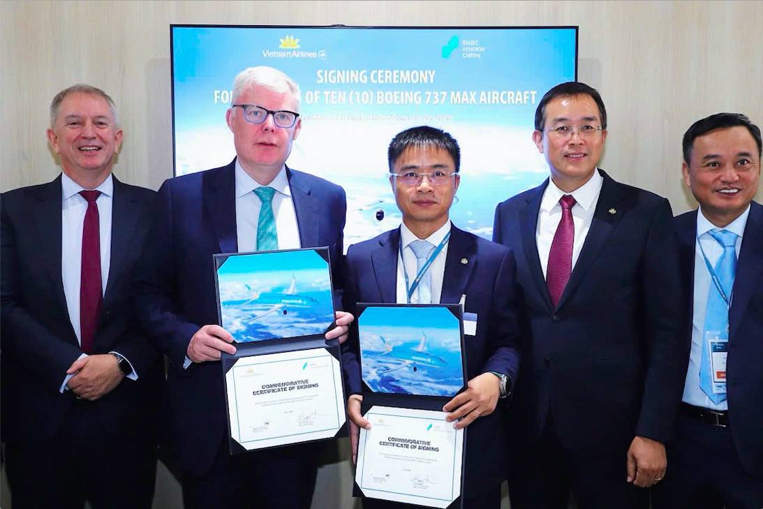 Vietnam Airlines ký thỏa thuận thuê thêm 19 máy bay Boeing 737 MAX 8 tại Farnborough International Airshow 2026