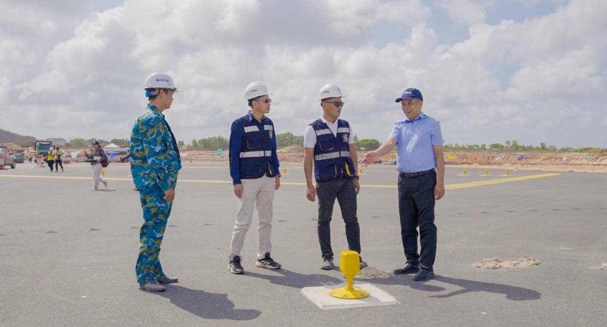 Chuyên gia hàng không: "Chưa từng có sân bay nào thi công đường băng cất hạ cánh với tốc độ như ở Phú Quốc”