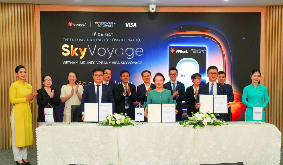 Vietnam Airlines, VPBank và Visa ra mắt thẻ doanh nghiệp, thêm ‘bước tiến’ vào thị trường trị giá 360 triệu tỷ đồng