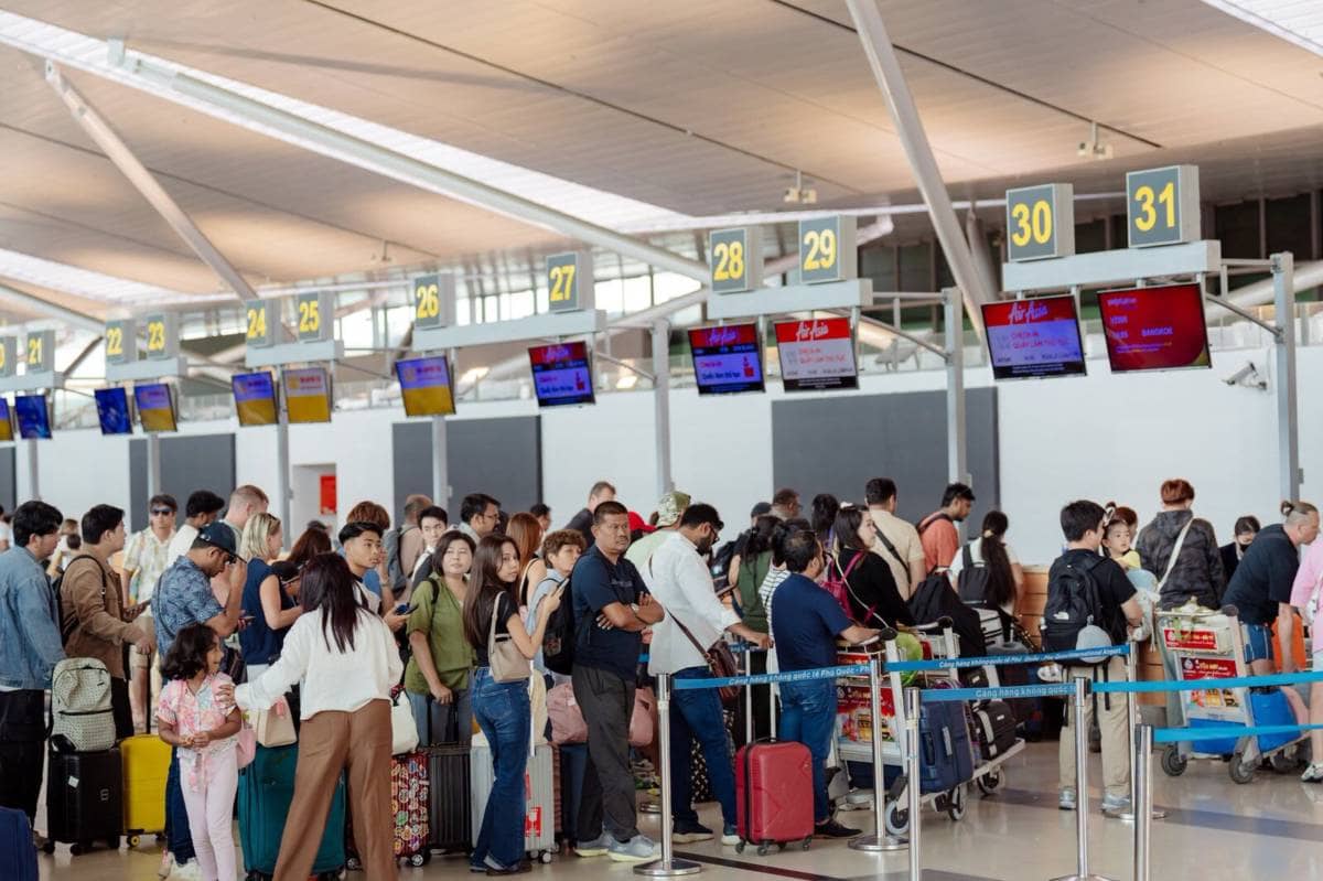 Phục vụ hơn 4,48 triệu lượt khách trong 7 tháng, Cảng HKQT Phú Quốc xác lập kỷ lục sản lượng mới