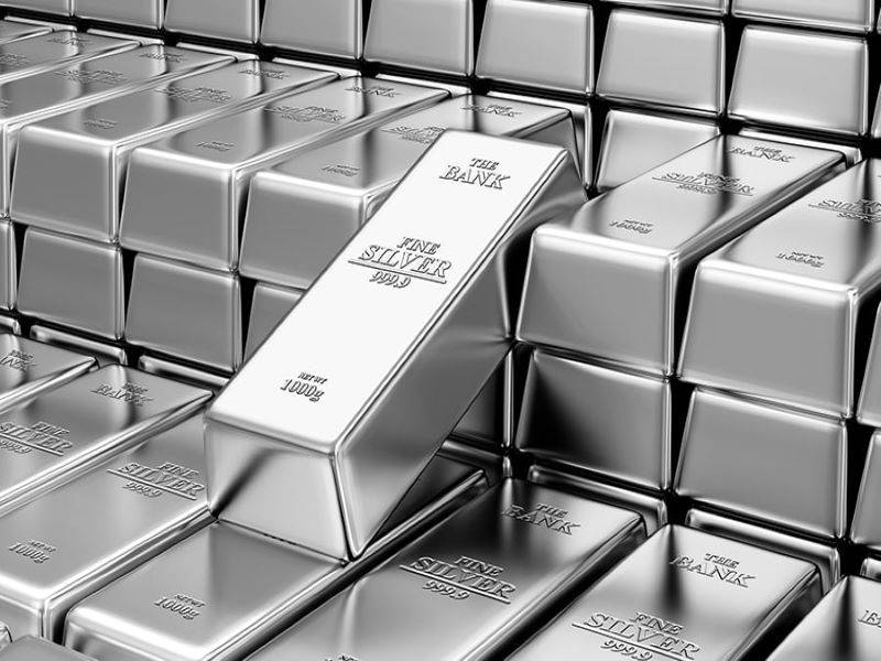 Bạc tích lũy trong vùng quyết định: thị trường chờ chất xúc tác từ địa chính trị và dữ liệu lao động Mỹ