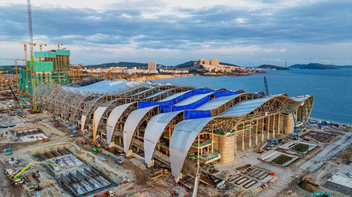 Diện mạo mới nhất của Trung tâm Hội nghị APEC lớn nhất thế giới đang được thi công thần tốc tại Phú Quốc