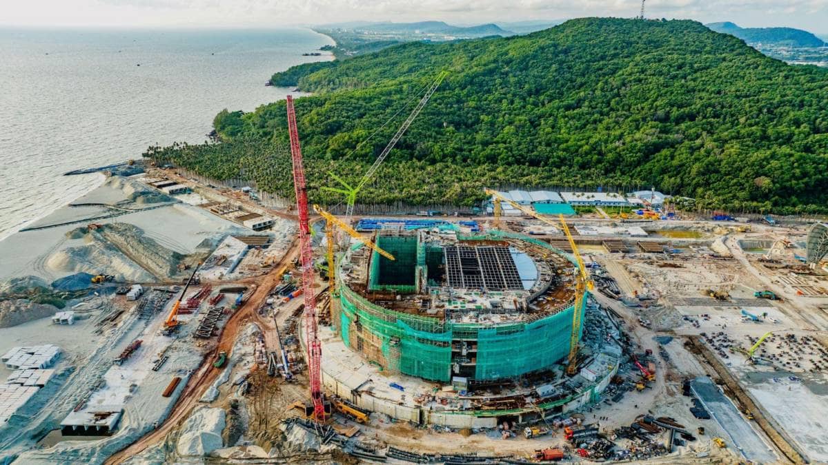 Diện mạo mới nhất của Trung tâm Hội nghị APEC lớn nhất thế giới đang được thi công thần tốc tại Phú Quốc