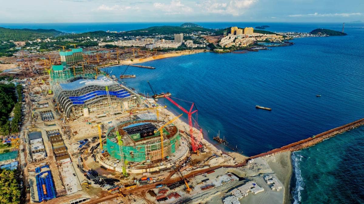 Diện mạo mới nhất của Trung tâm Hội nghị APEC lớn nhất thế giới đang được thi công thần tốc tại Phú Quốc