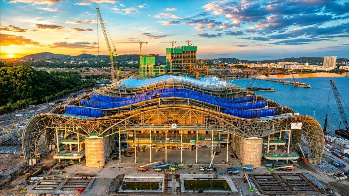 Diện mạo mới nhất của Trung tâm Hội nghị APEC lớn nhất thế giới đang được thi công thần tốc tại Phú Quốc