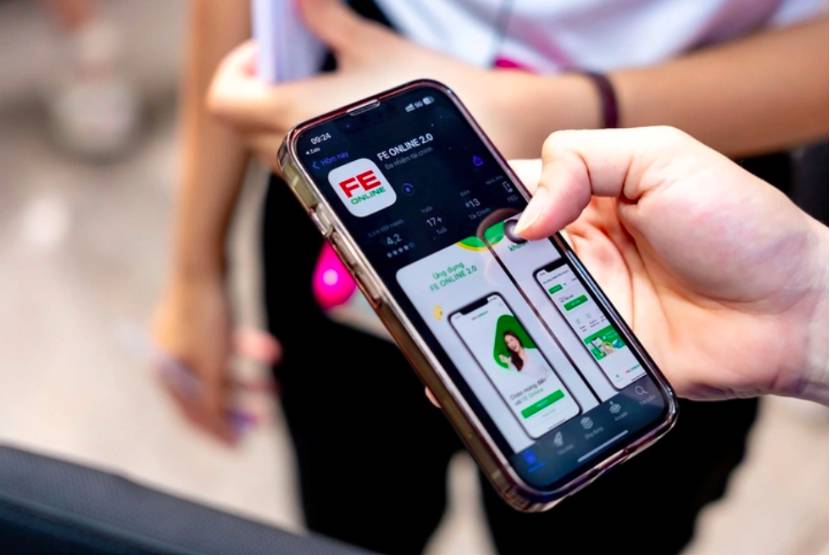 FE CREDIT "chào sân" bùng nổ với Trạm Tiếp Sức Tài Chính tại VPBank Ho Chi Minh City Music Half Marathon 2026