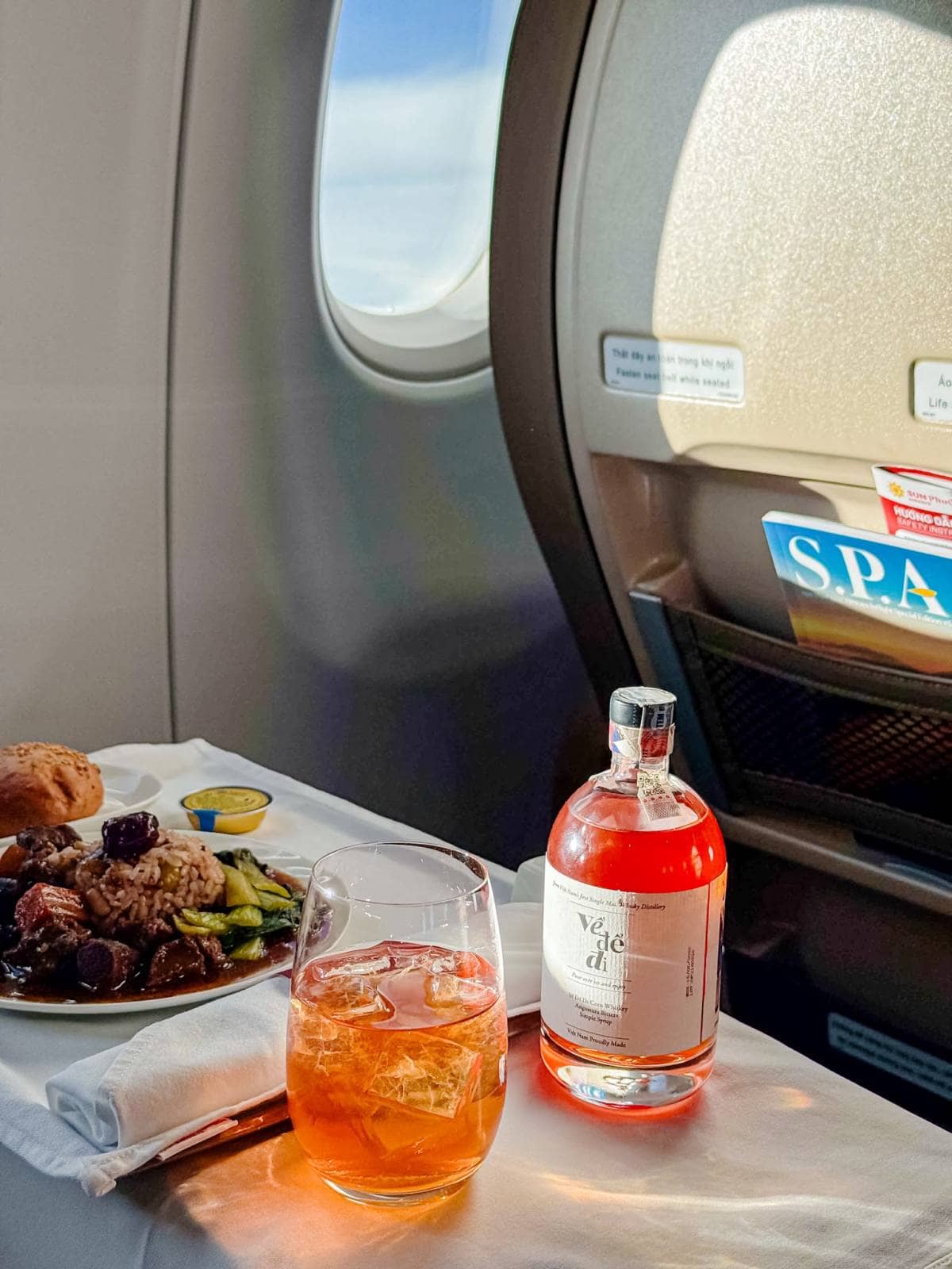 Sun PhuQuoc Airways đưa trải nghiệm “uống Phở” lên hành trình bay quốc tế