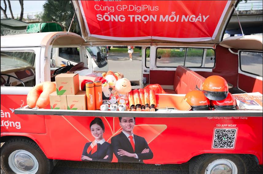 Khi ngân hàng chủ động xuống phố, tài chính số đến gần hơn với người dân