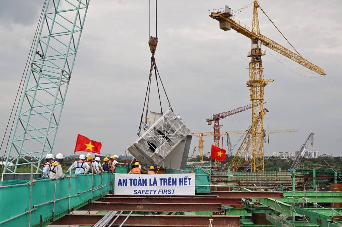 Cầu Trần Hưng Đạo: Biểu tượng “vô cực” trên sông Hồng và thách thức kỹ thuật từ bản vẽ ra thực địa