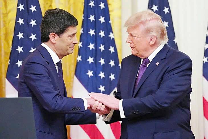Khi FED tăng lãi suất: Vì sao bảng điện tử Việt Nam "đỏ lửa" và nhà đầu tư nên làm gì?