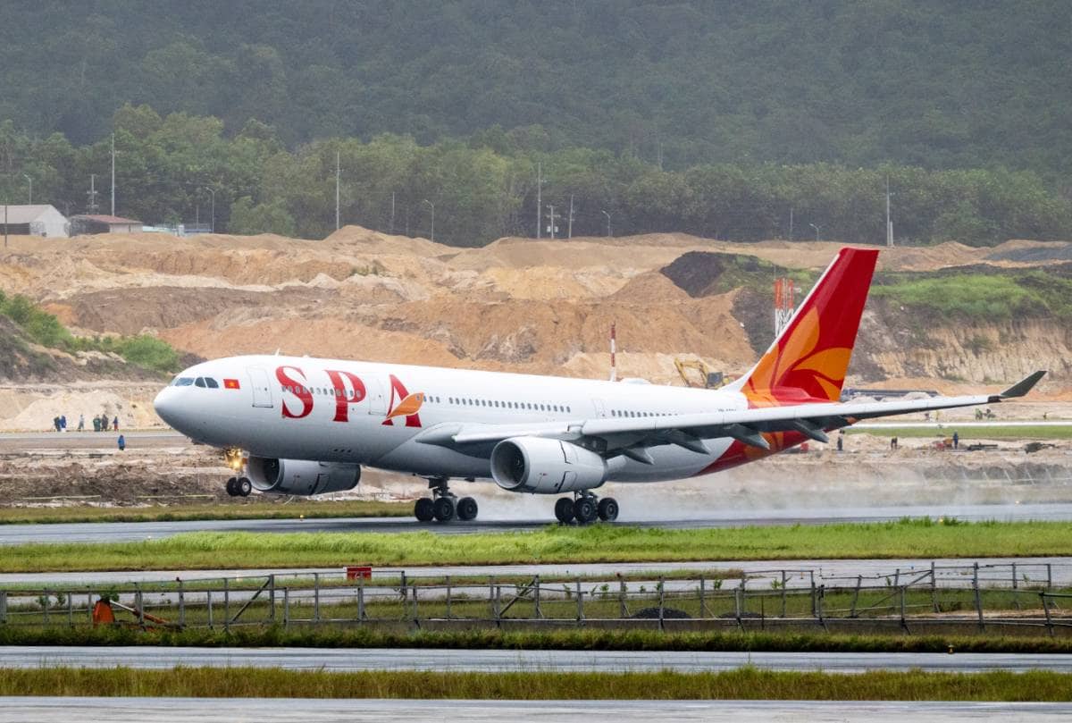 Cận cảnh tày thân rộng A330 đầu tiên của Sun PhuQuoc Airways vừa đáp sân bay Phú Quốc