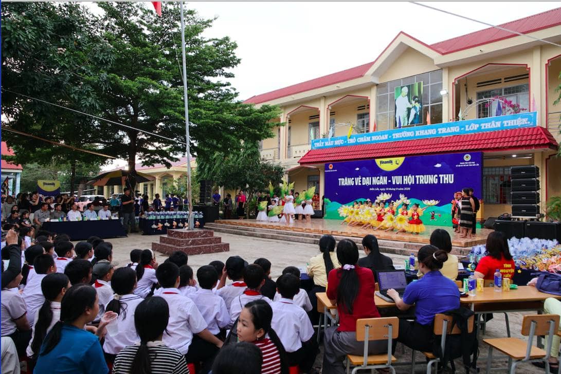 Gần 40.000 trẻ em cả nước vui đón Trung thu cùng Vinamilk