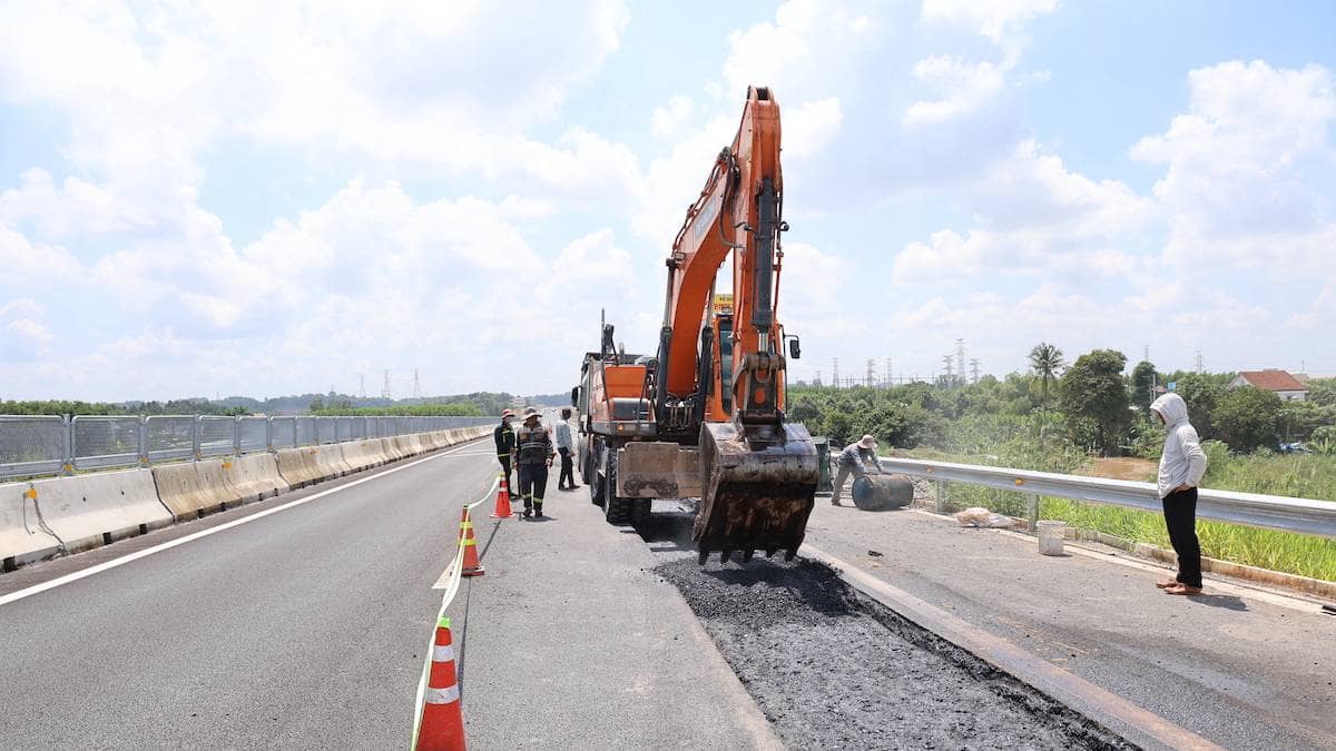 Sửa đoạn cao tốc Biên Hòa - Vũng Tàu bị lún, nứt