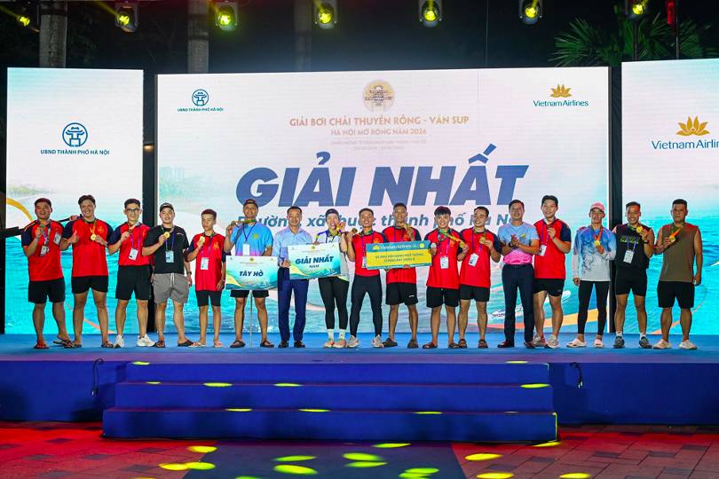 Mãn nhãn những màn tranh tài giải đua thuyền rồng, ván SUP trên Hồ Tây 
