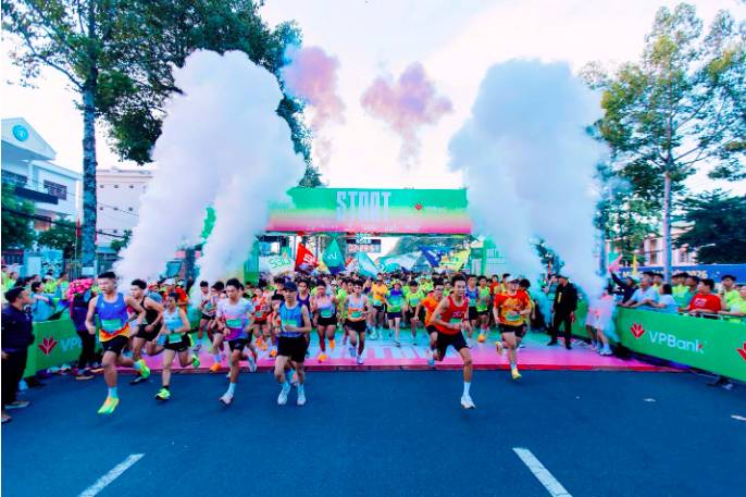Đồng Tháp bùng nổ trong ngày tranh tài của hàng chục nghìn runner tại VPBank Đất Sen Hồng Music Marathon 2026
