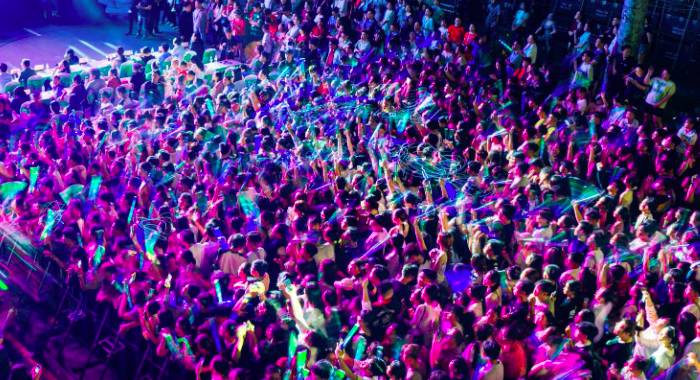 Hơn 20.000 khán giả cháy hết mình trong đêm nhạc hội VPBank Music Night